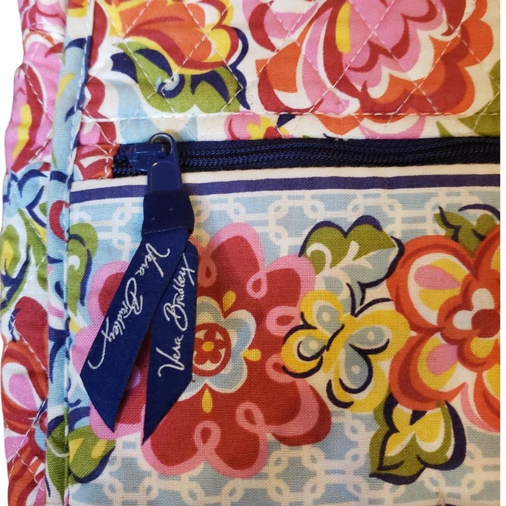 Vera Bradley crossbody bag‎ floral print adjustable strap zip pockets summer